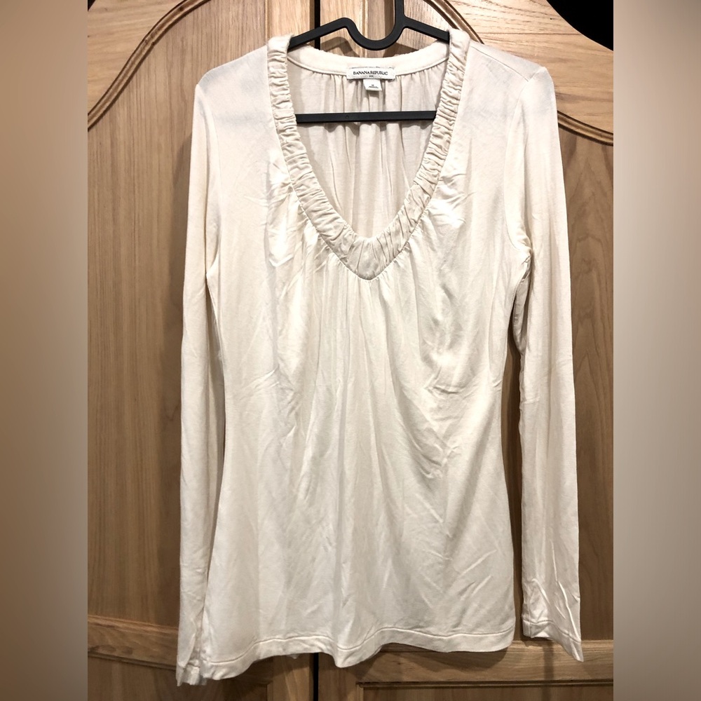Banana Republic White Ruffled Long Sleeve Blouse